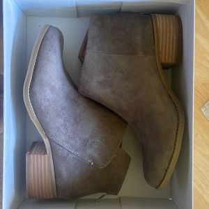 Size 8 brand new boots